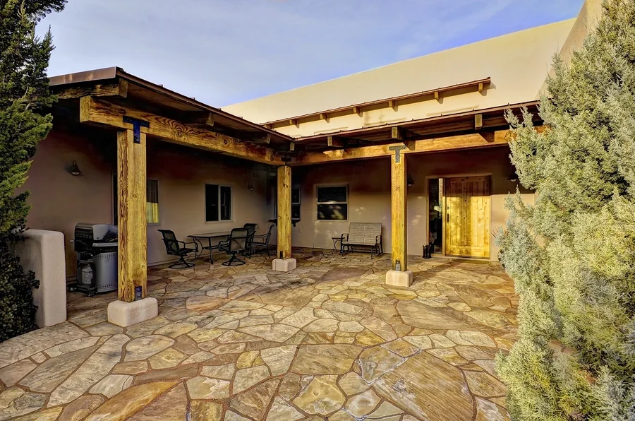 _D2X2395-Front Patio-F-16-.jpg