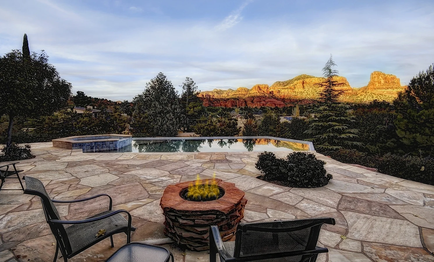 _D2X2493-Back Patio_Pool View-F-900-Fire-.jpg