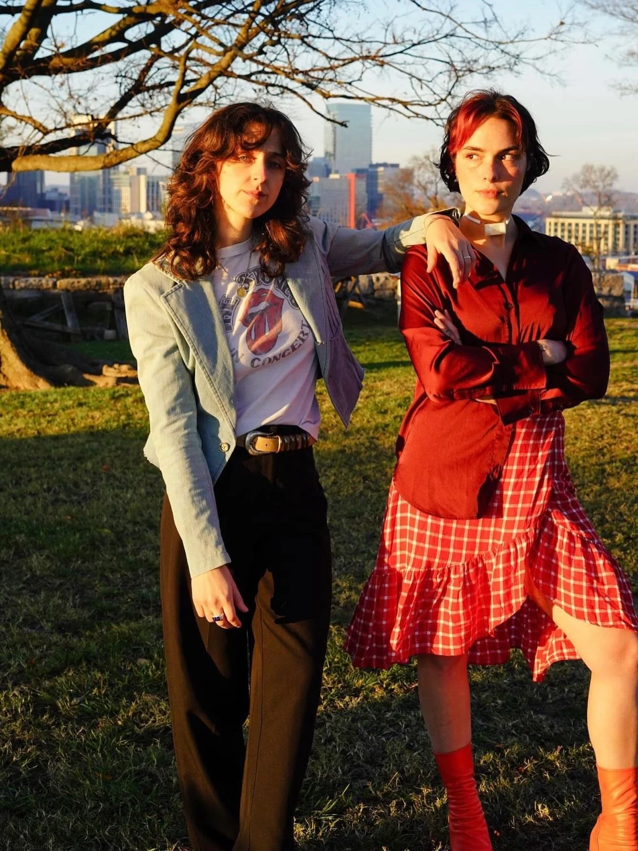 We want to take a moment to highlight our incredible partners in the IYKYK show series, @1087studios! Run by @thelast__paige and @fratgirlchas, this multi-use space is a creative&rsquo;s dream, complete with an insane roster of in-house lights, tons 