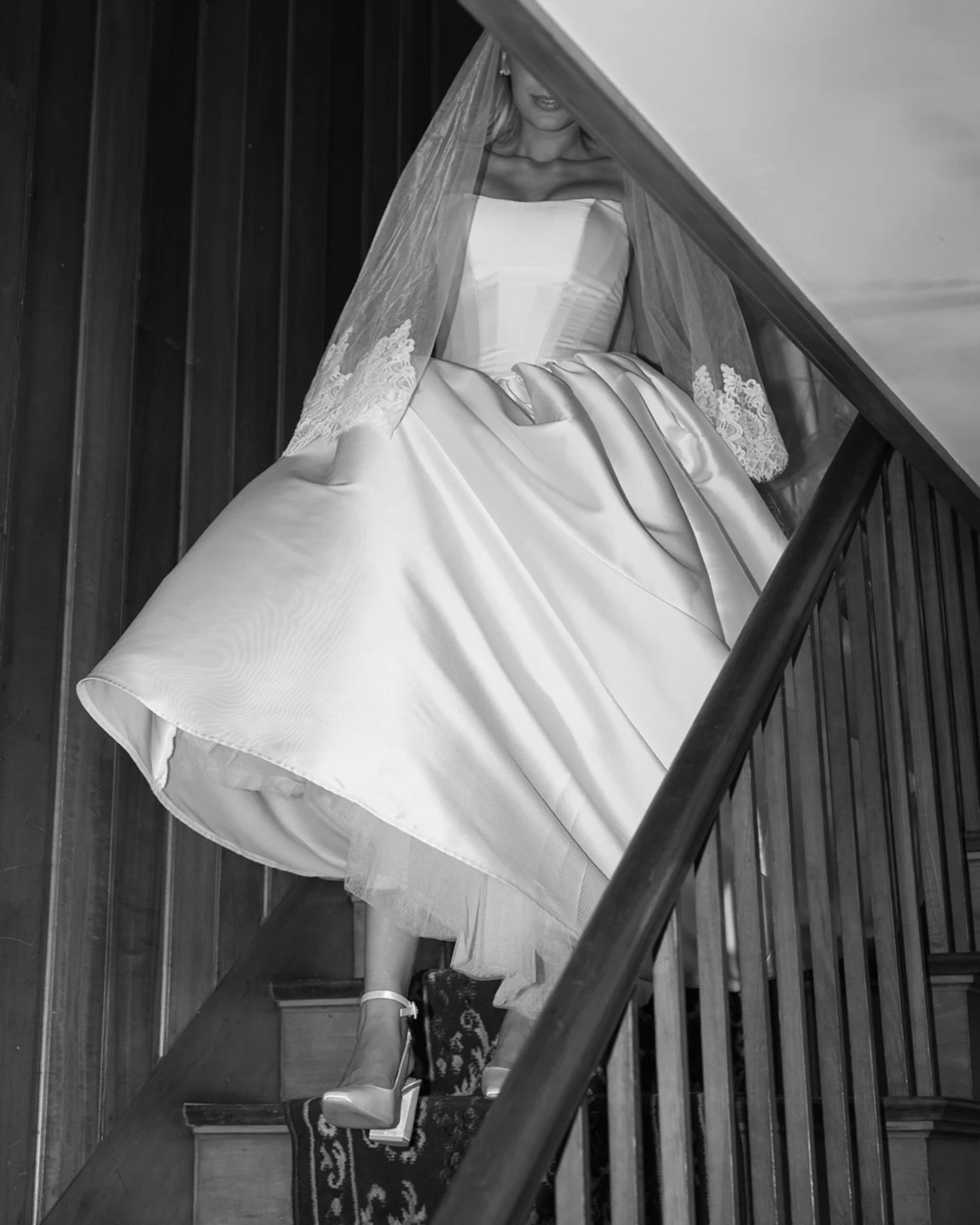 Super 8 + stills; love a first look wrapped in film, grain, and feeling. The Blanton House making for a perfect backdrop, per usual. 🤍🎞️
.
.
.
🏷️ first look on Super 8, Danville Blanton House wedding venue, Indianapolis film photographer, analog w