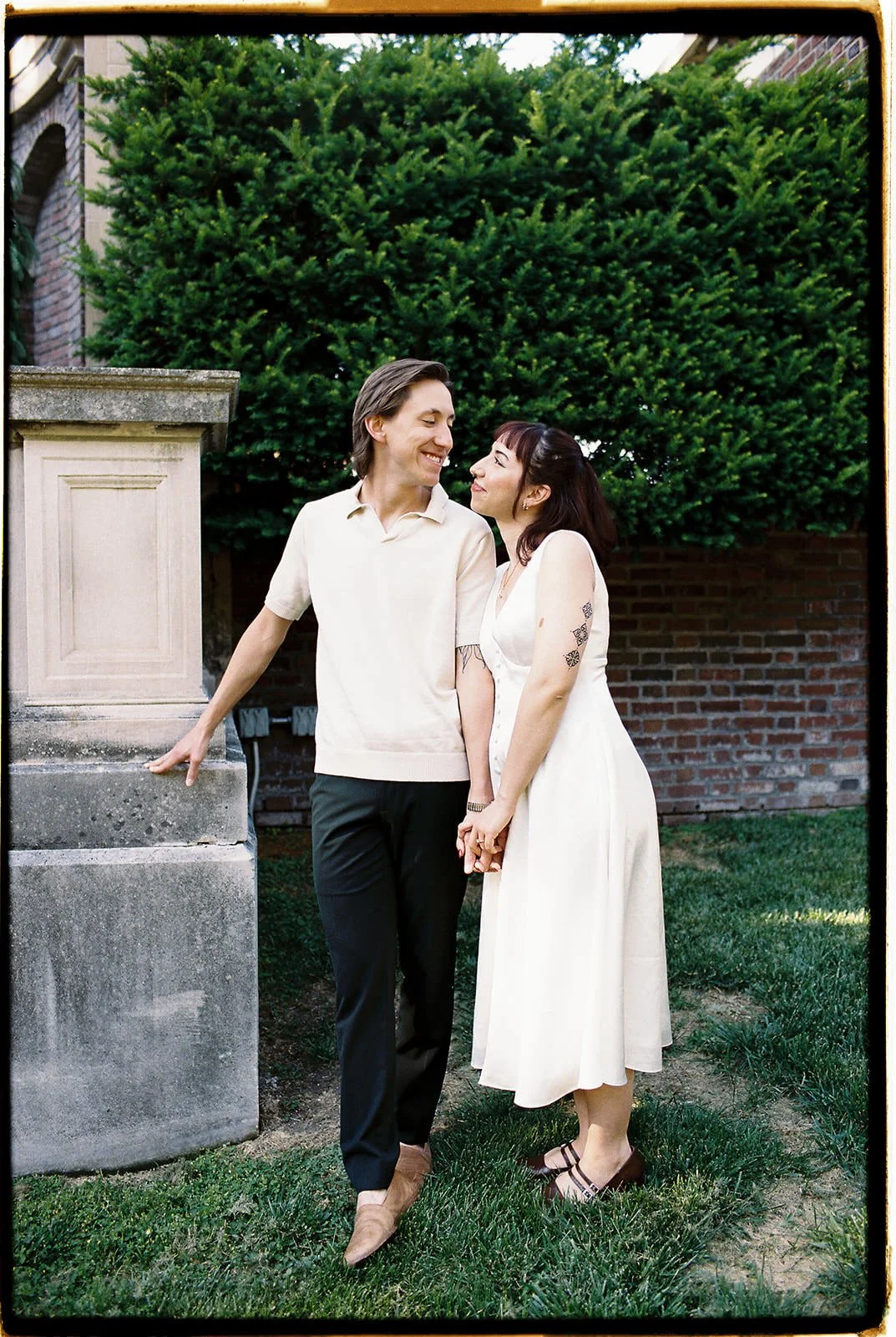 Inn-at-Irwin-Gardens-Engagement-Photos-12.jpg