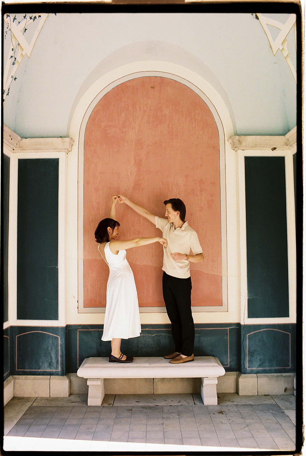 Film-Engagement-Pictures-Inn-at-Irwin-Gardens-Columbus5.jpg