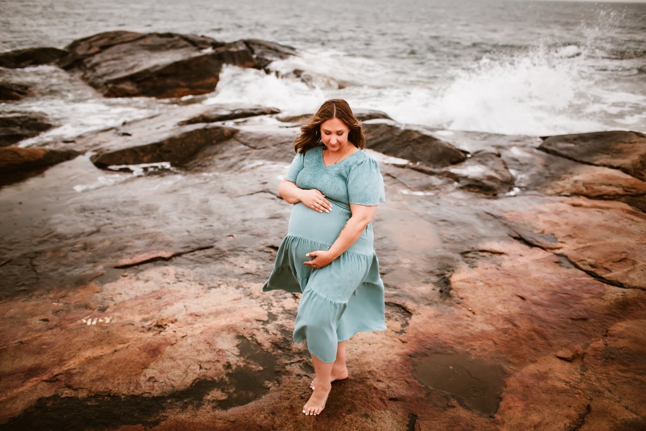 Lindsay Chace Rhode Island Maternity Pregnancy Photography. 