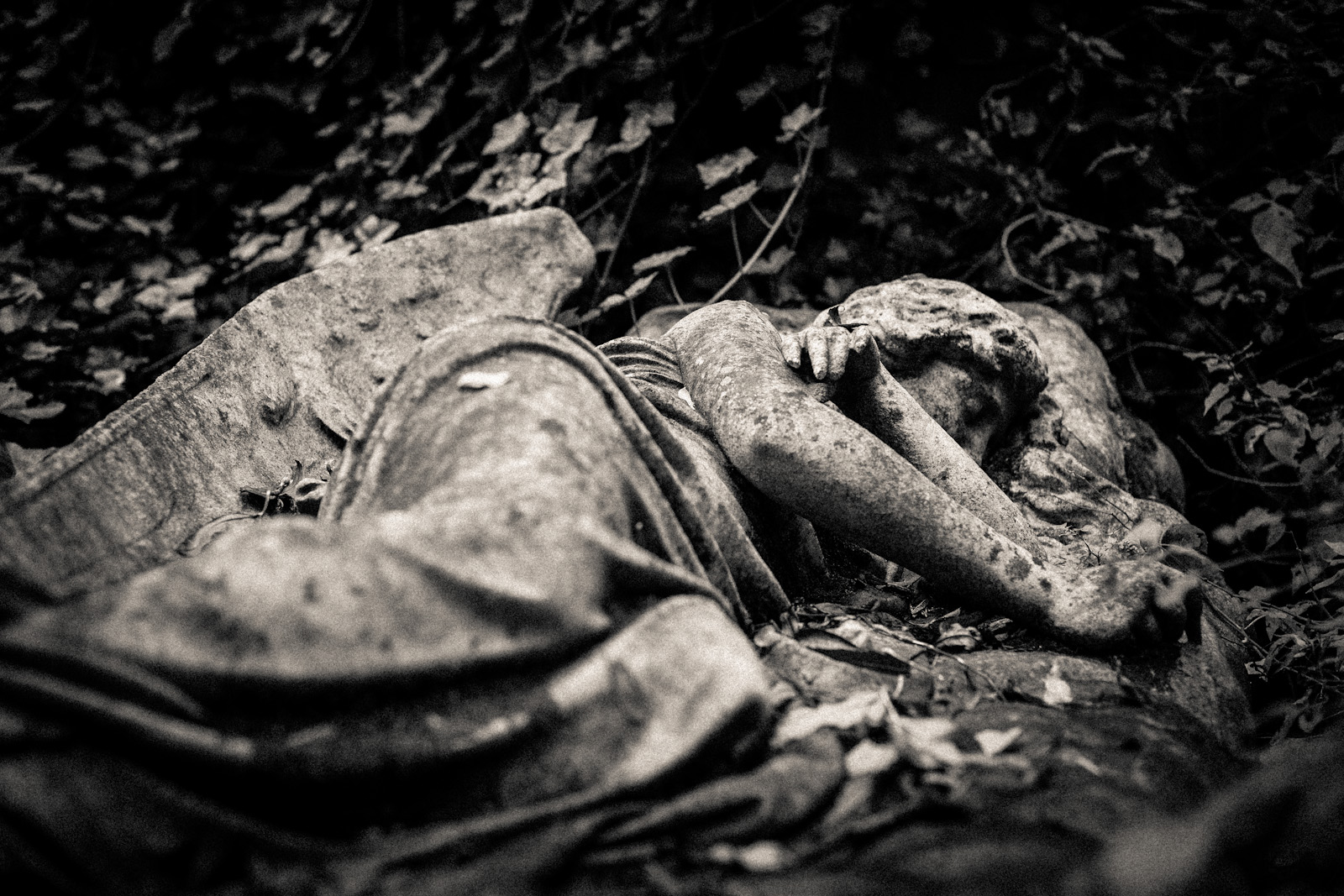 Highgate Cemetary 005.jpg