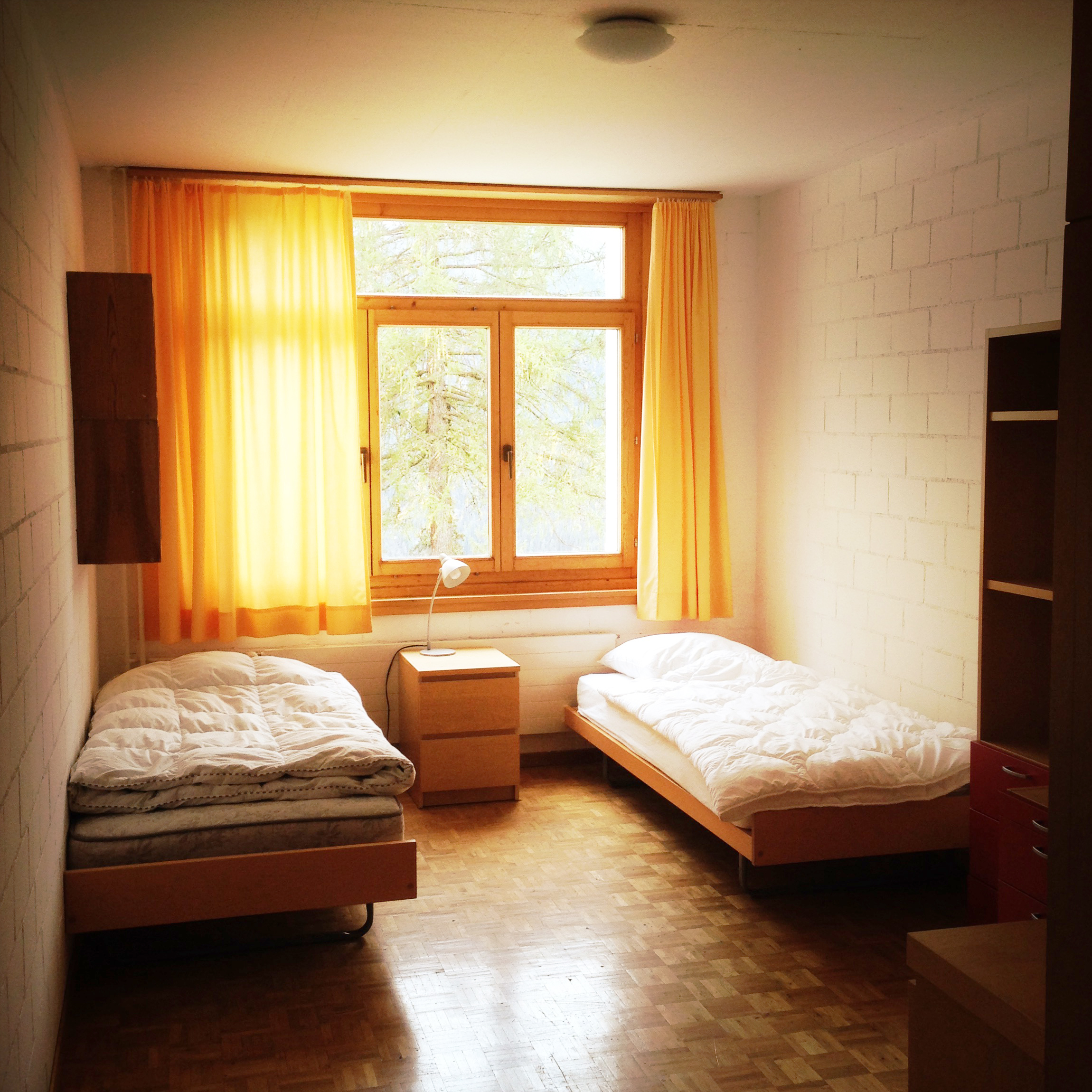 Standard twin bedroom