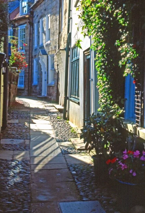 robin-hoods-bay10.jpg