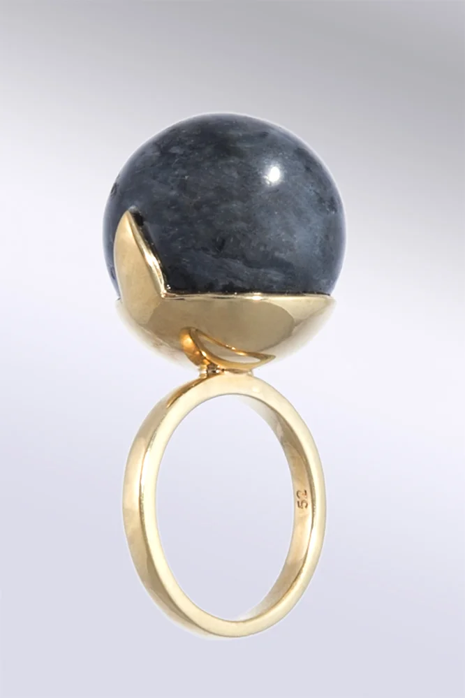 La_Fiancee_du_Facteur_YJ2016_Giant_Hyrioös_Ring.jpg