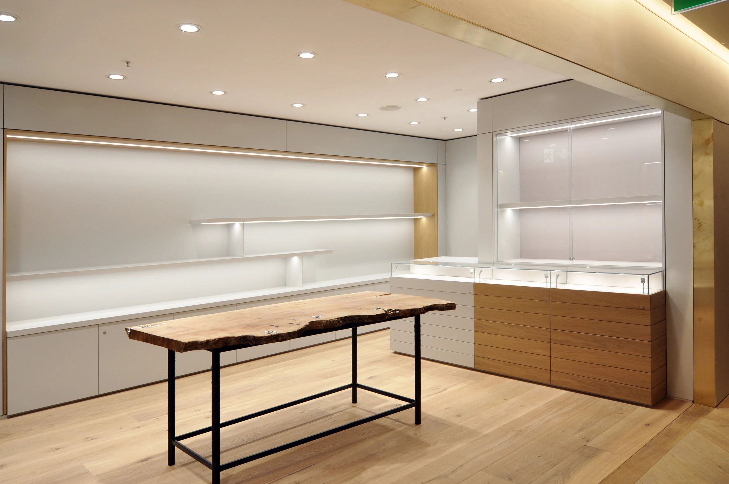  Ladenbau für Georg Jensen,&nbsp;Home &amp; Living Shop in Shop, 4. OG Oberpollinger München, 2016 