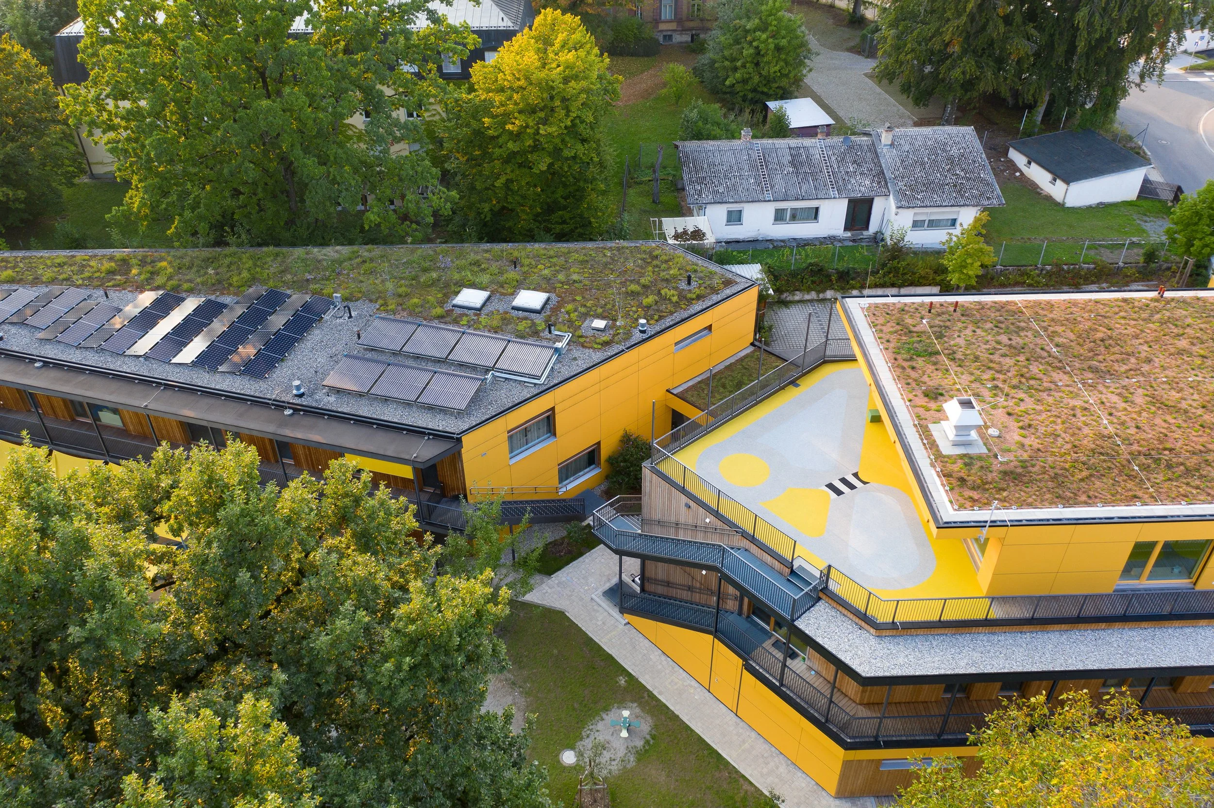 TS-KiFa Außenansicht Vogelperspektive.jpg