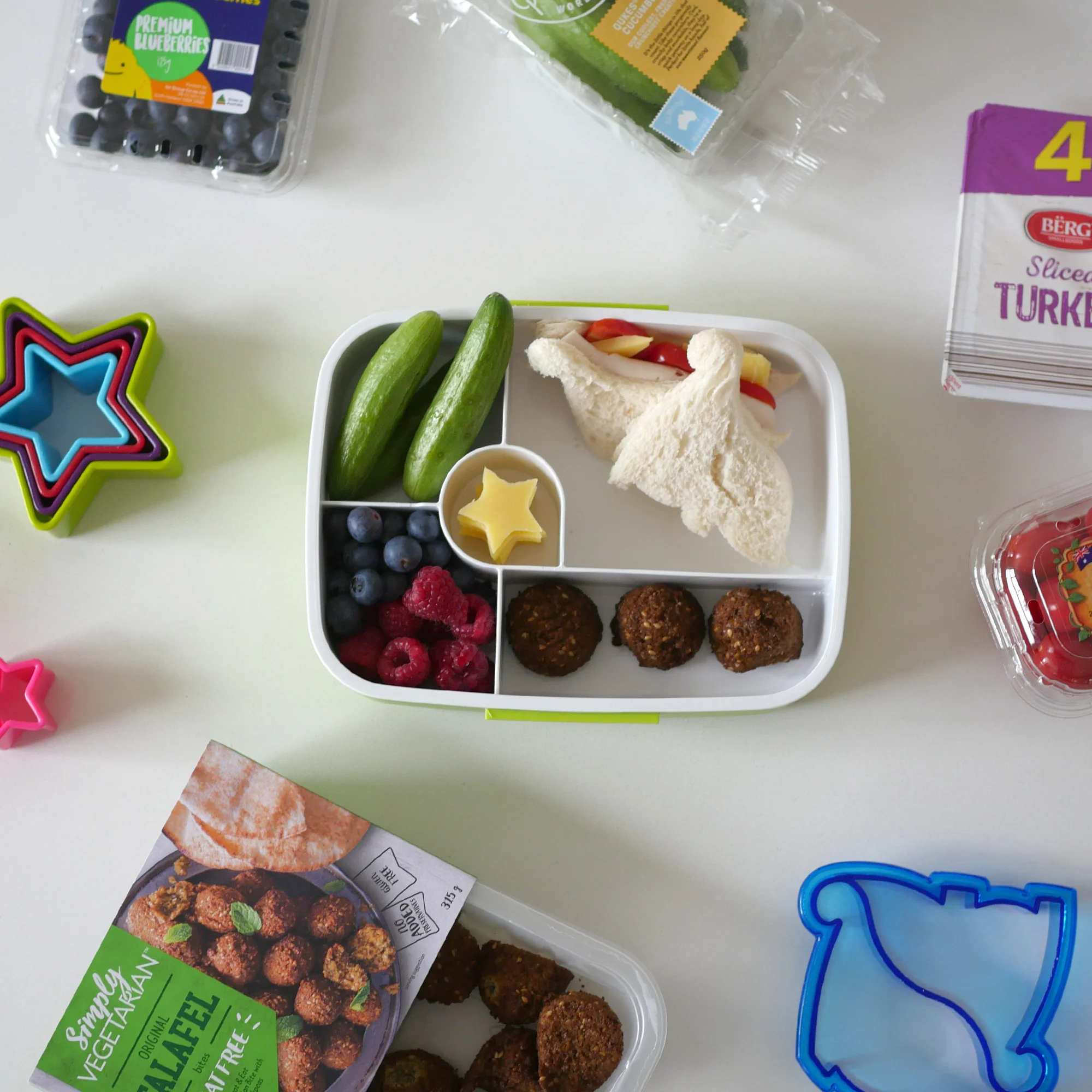 Turkey sandwich recipe and all fresh ingredients shown in Austin’s yummy lunchbox can be found at Aldi.