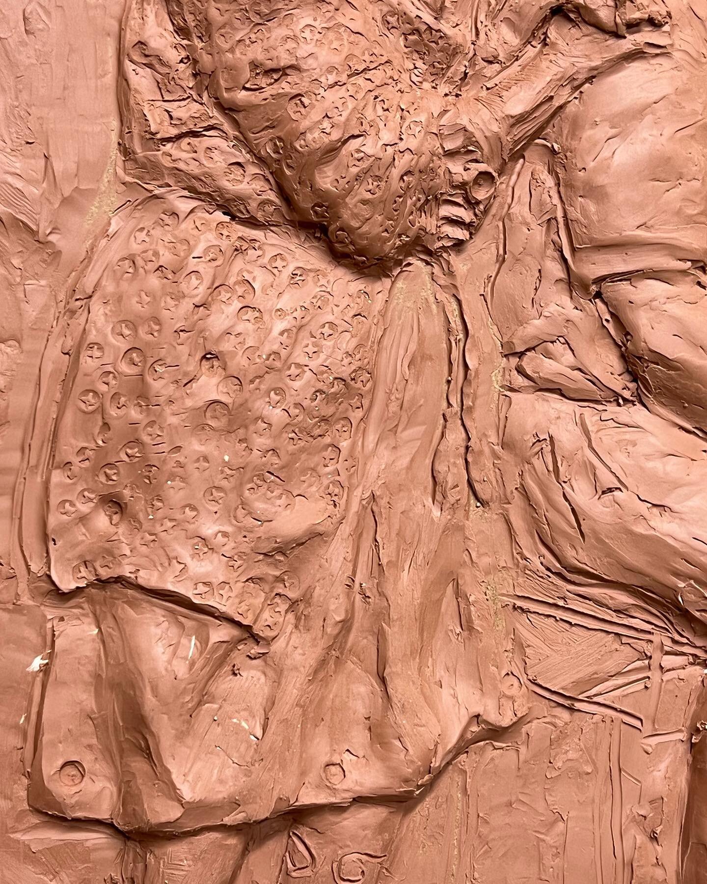 Detail on the sculpted clothing for the #abenakitrailsproject 

Friends! I&rsquo;ve made a live video detailing the current status of the bas relief, check it out! (Link is also in Bio) 

https://www.facebook.com/108010931349149/videos/15207566450231