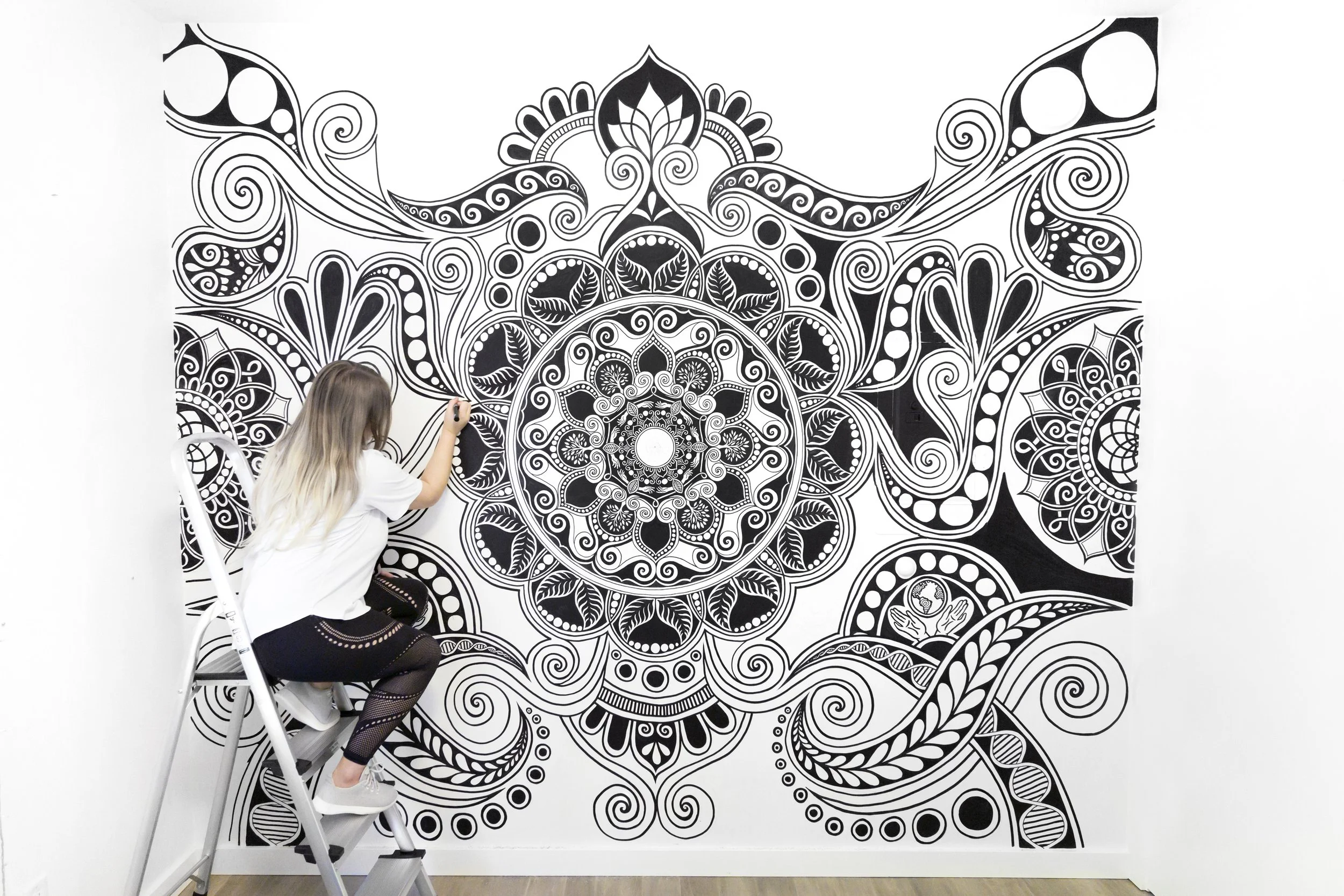 Lizzie-Snow-fortyonehundred-Murals-11.jpg