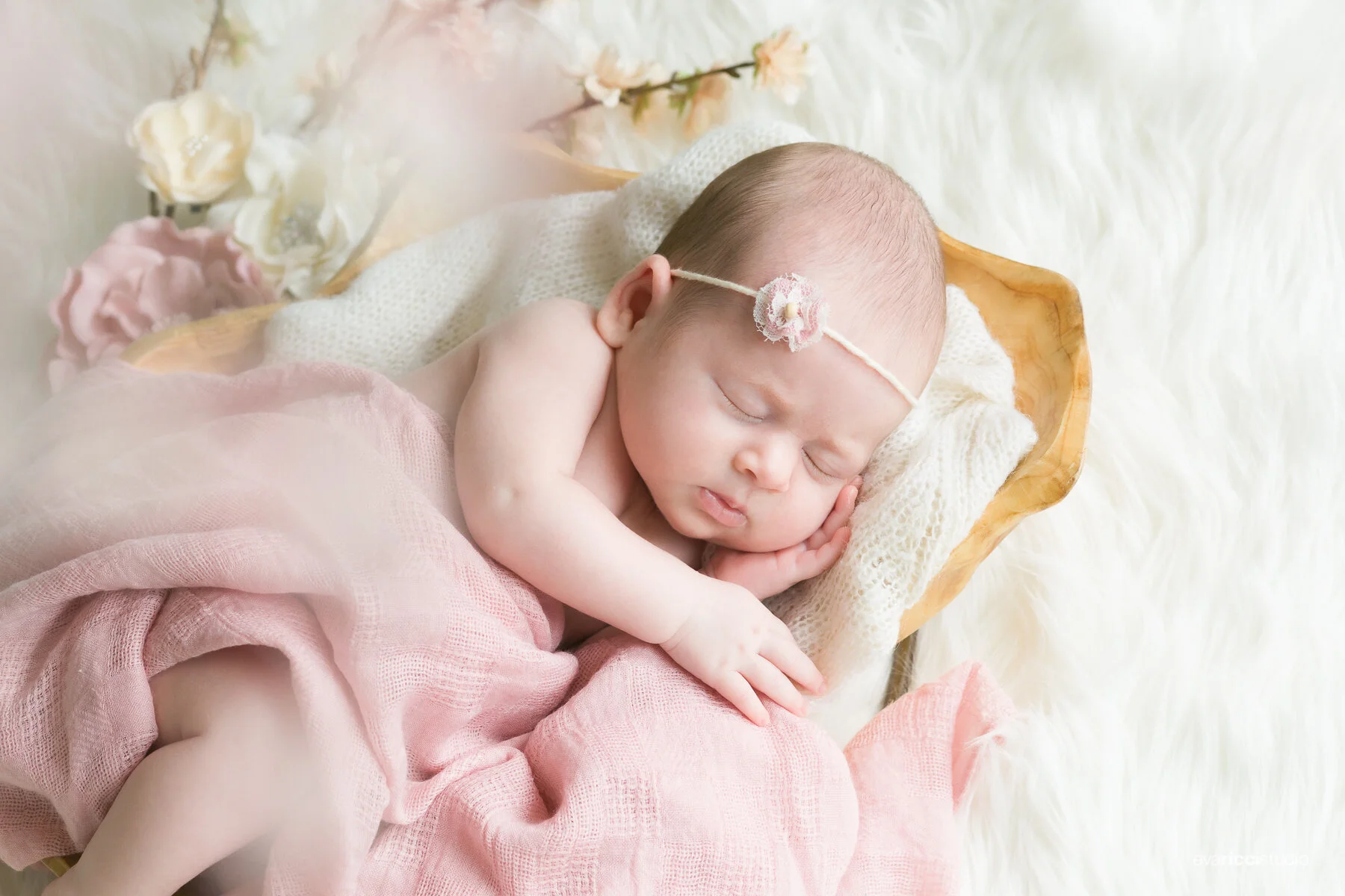 09-04-2019_Baby Lucia175-EditWEB.jpg
