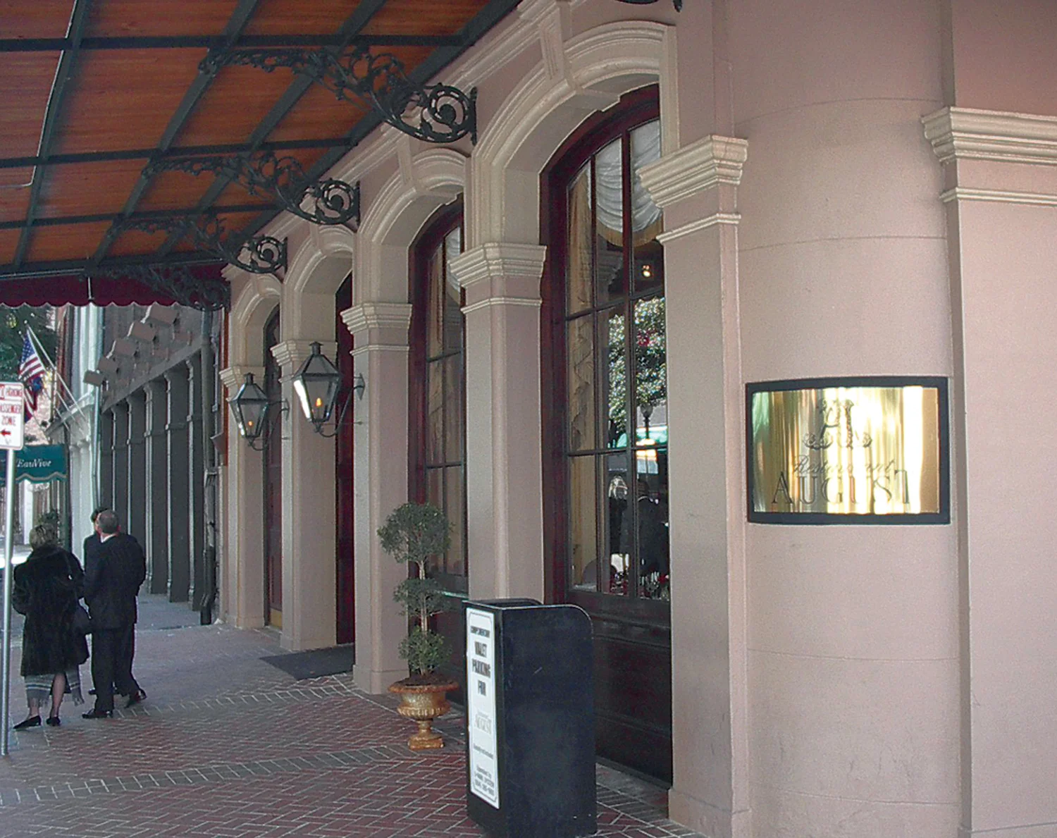 Restaurant August Restoration