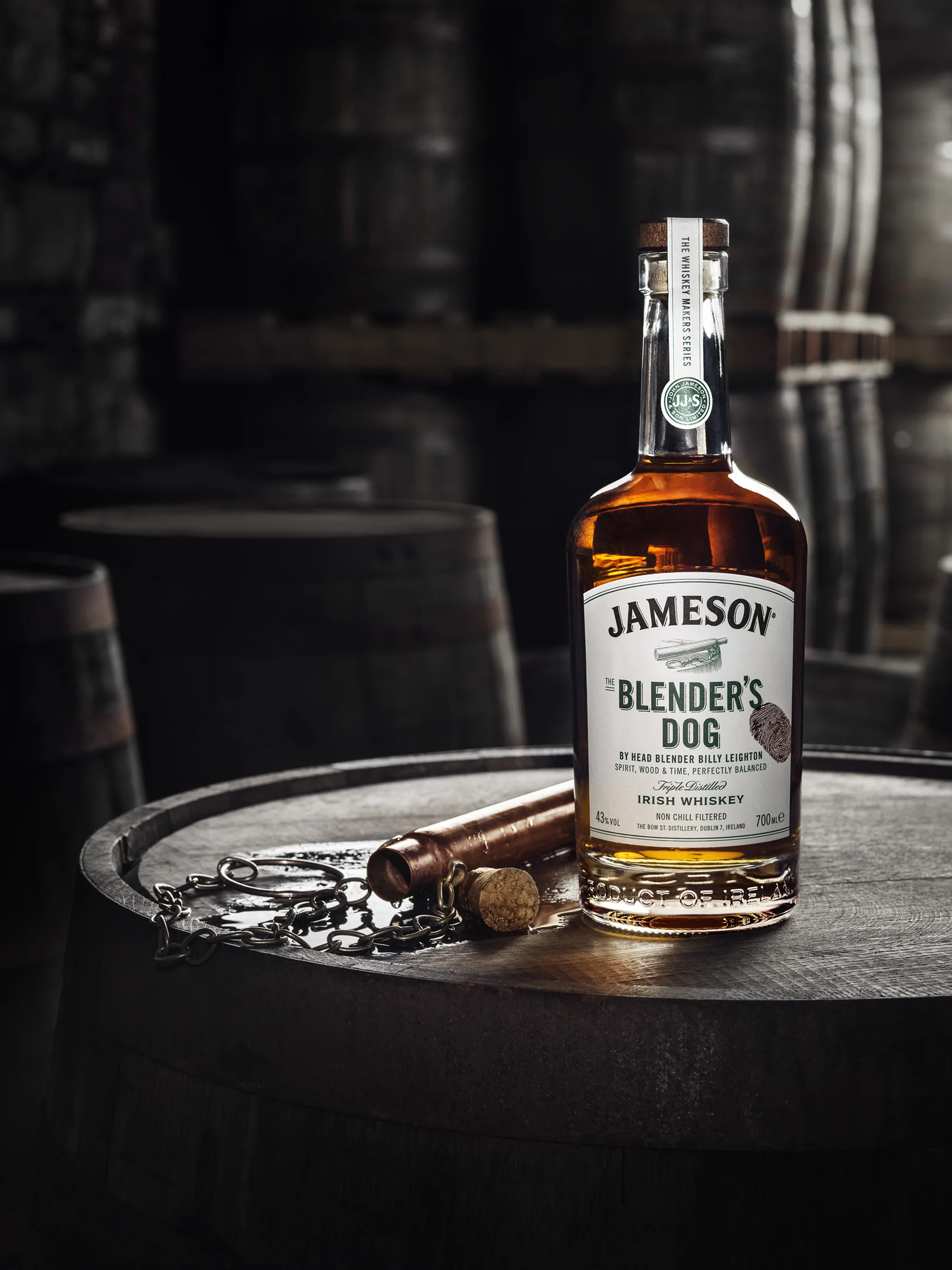 Джемисон на столе. Виски jameson 0. 05. Джемисон лайм имбирь. Jameson кухня.