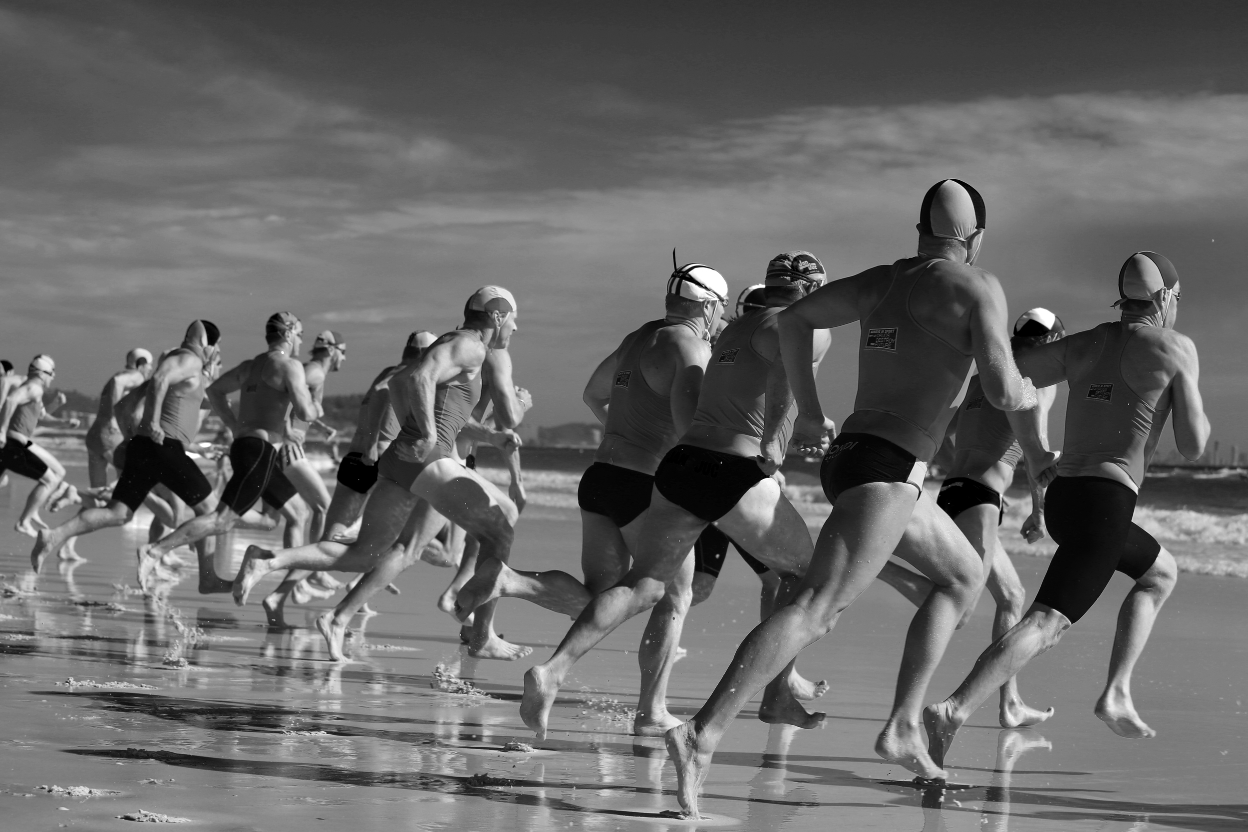  To kick the weekend off we'd like to introduce @northbondislsc: one of Australia’s foundation surf Life Saving Clubs, established in 1906. Each year, hundreds of volunteer lifesavers generously give-up their weekends to make Australia’s most famous 