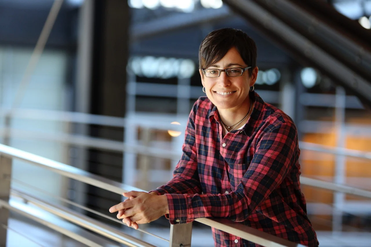 Showing how computer code can be a paintbrush of sorts for all kinds of creative endeavours is just one way a new documentary is hoping to inspire young women to take up computer science."The combination of art and tech is my favourite thing in the …