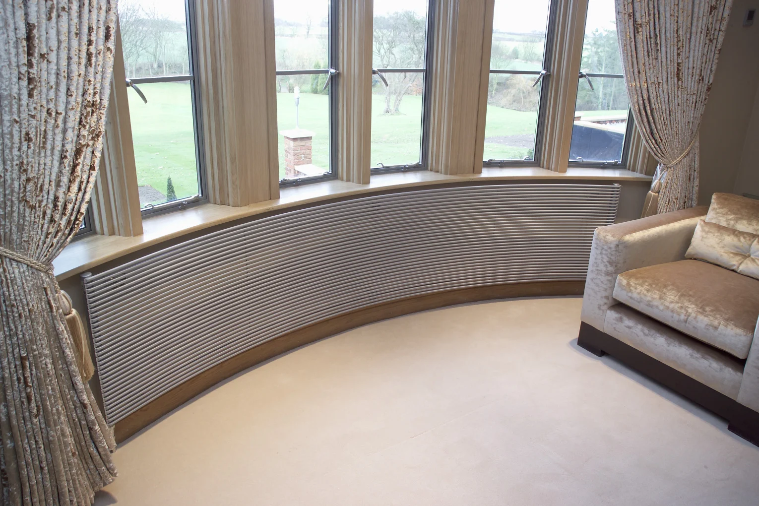 Zehnder-Striane-horizontal-curved.jpg