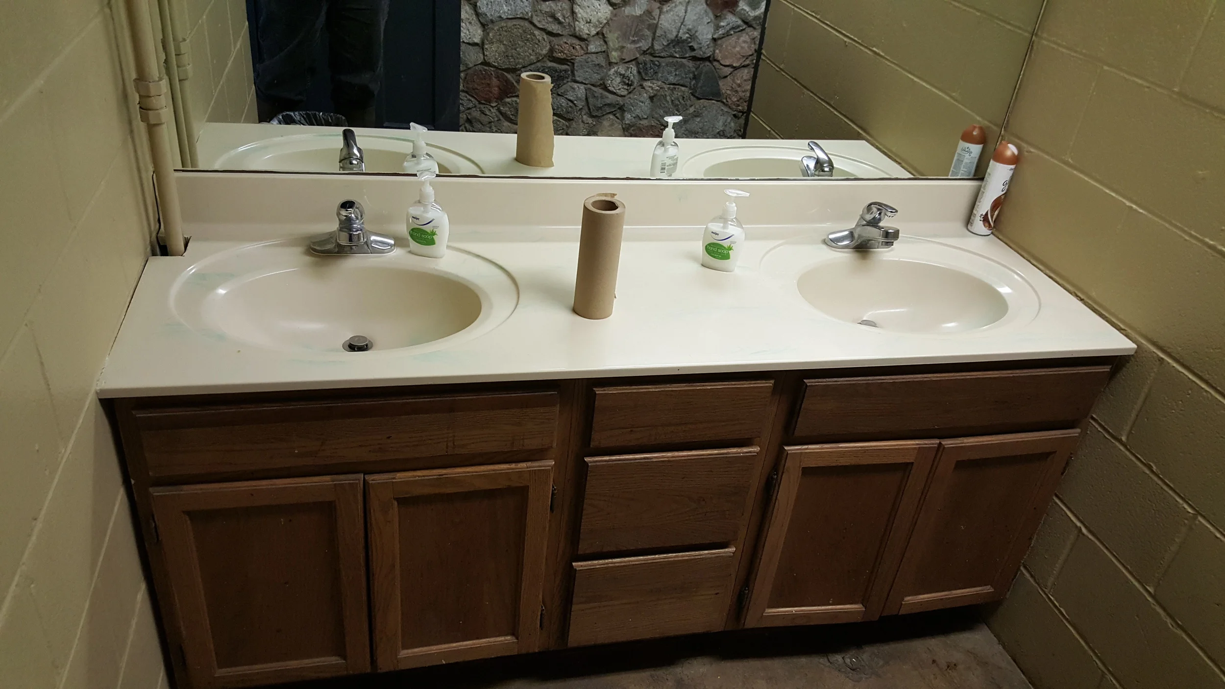 Women's Sink - Before