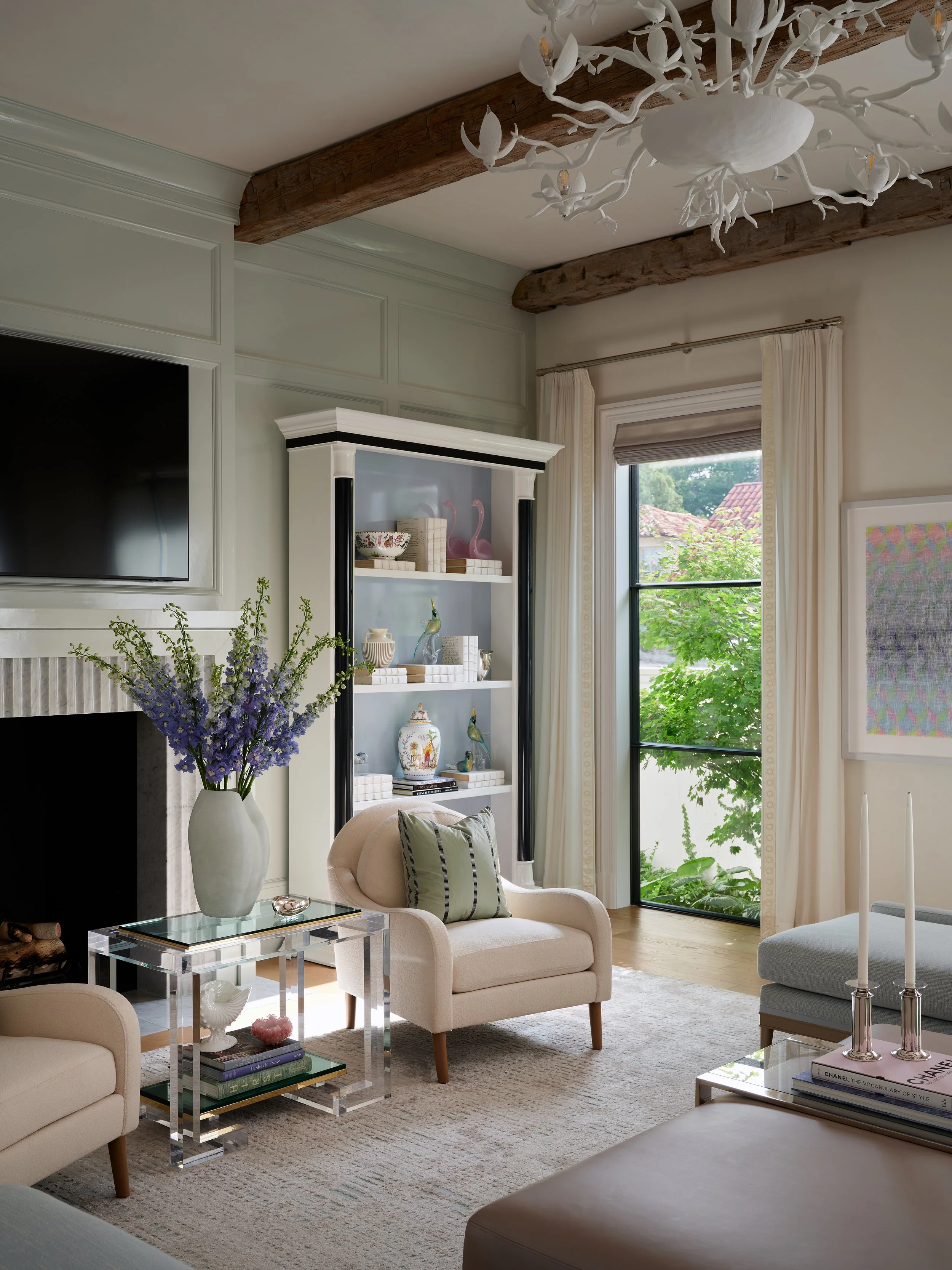 24-Family Room.jpg