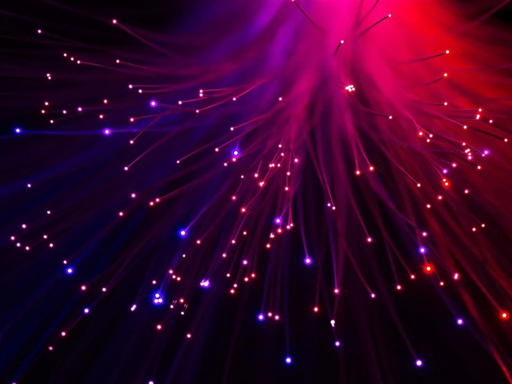 Bright_lights-Ubuntu_13_system_Widescreen_Wallpaper_1024x768.jpg
