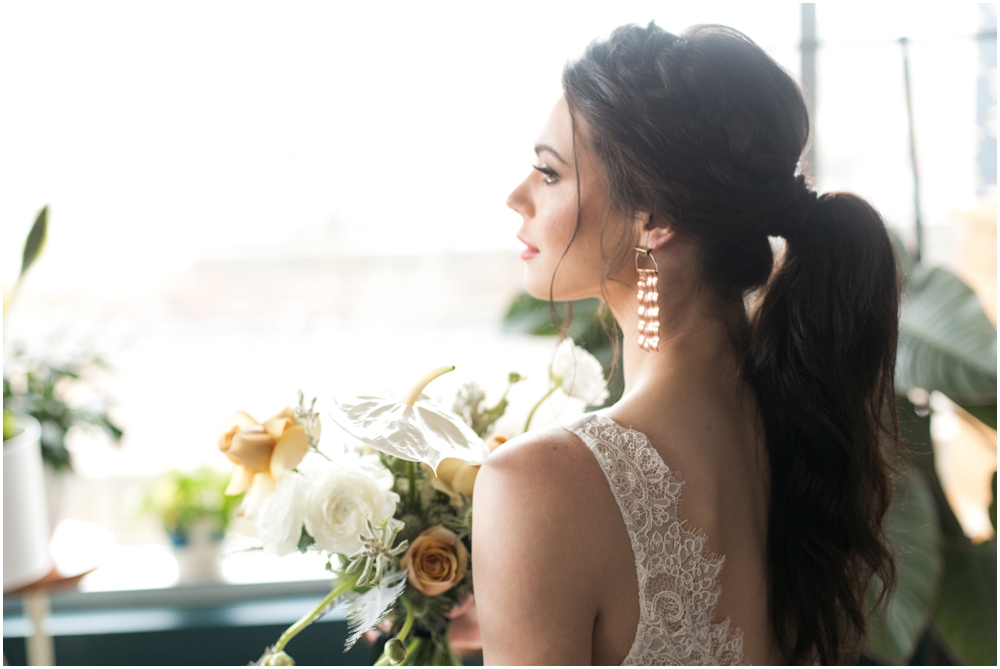 The-Watch-That-Ends-The-Night-Stylized-Wedding-Chantal-Routhier-Photography_0018.jpg