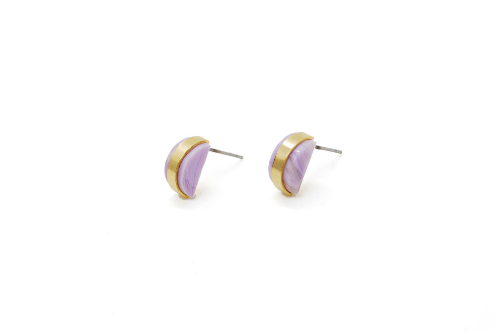 The Cold Gold Studio Studs in gold and amethyst make the perfect unique gift for Aquarius birthdays.