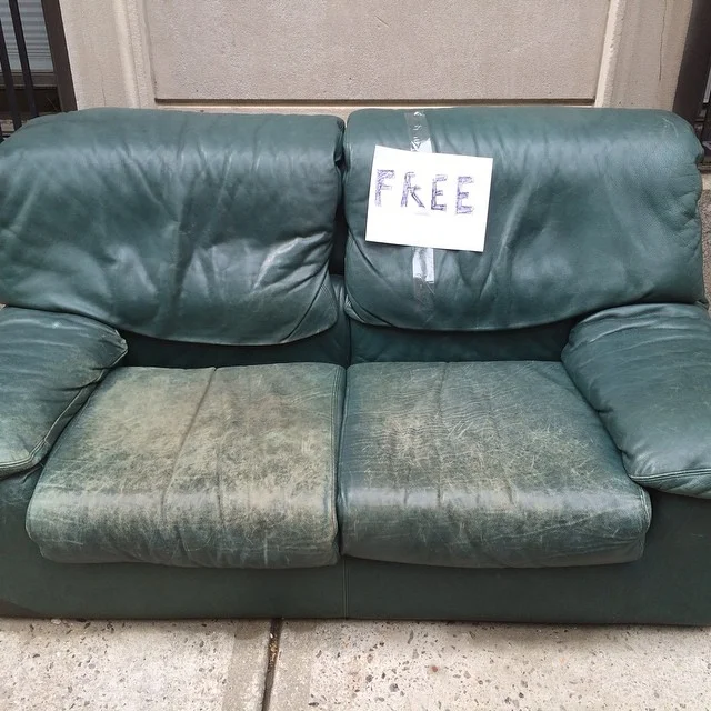 How generous. #randomactsofkindness #nyc #furniture
