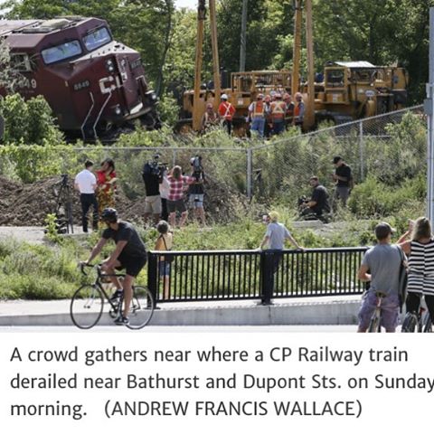 Now that's truly a close call... #cdnpoli #topoli #dangerousgoodsbyrail #oilbyrail #derailment #toronto