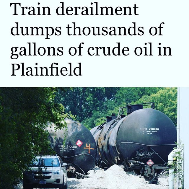 Looks like CN had an oopsy in Illinois. At what point does carrying crude oil through cities, towns and environmentally sensitive areas start to seem like a really bad idea....via @chicagotribune