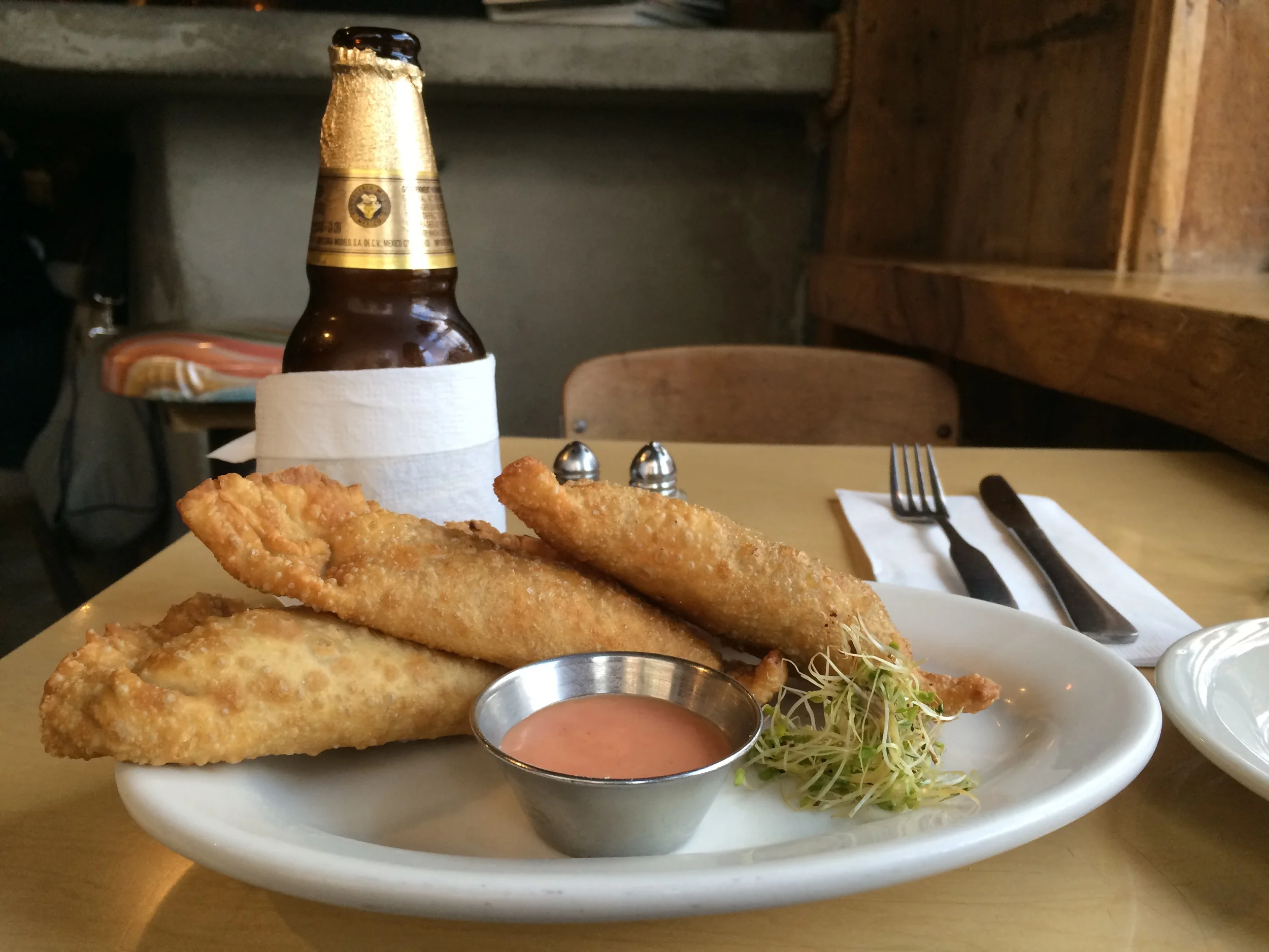 beers with paper aprons somehow taste better. all this for $6.
