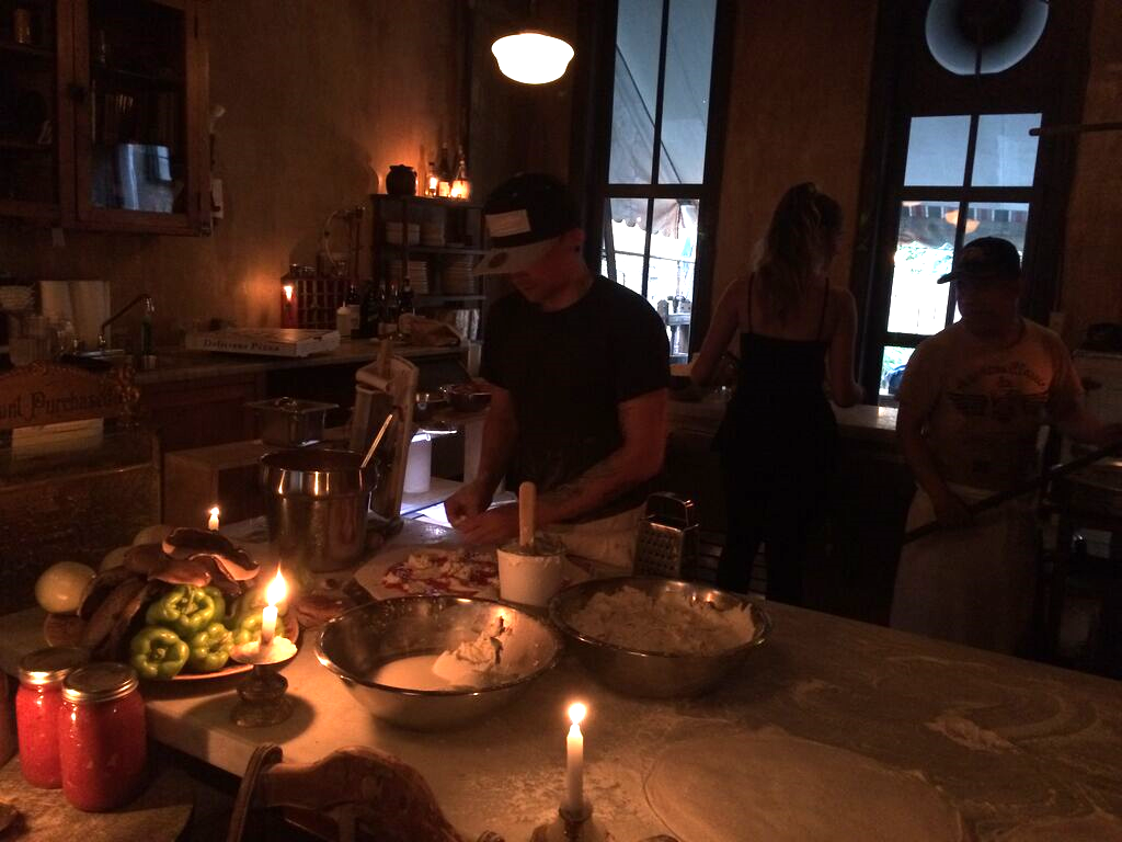 pizza making at lucali