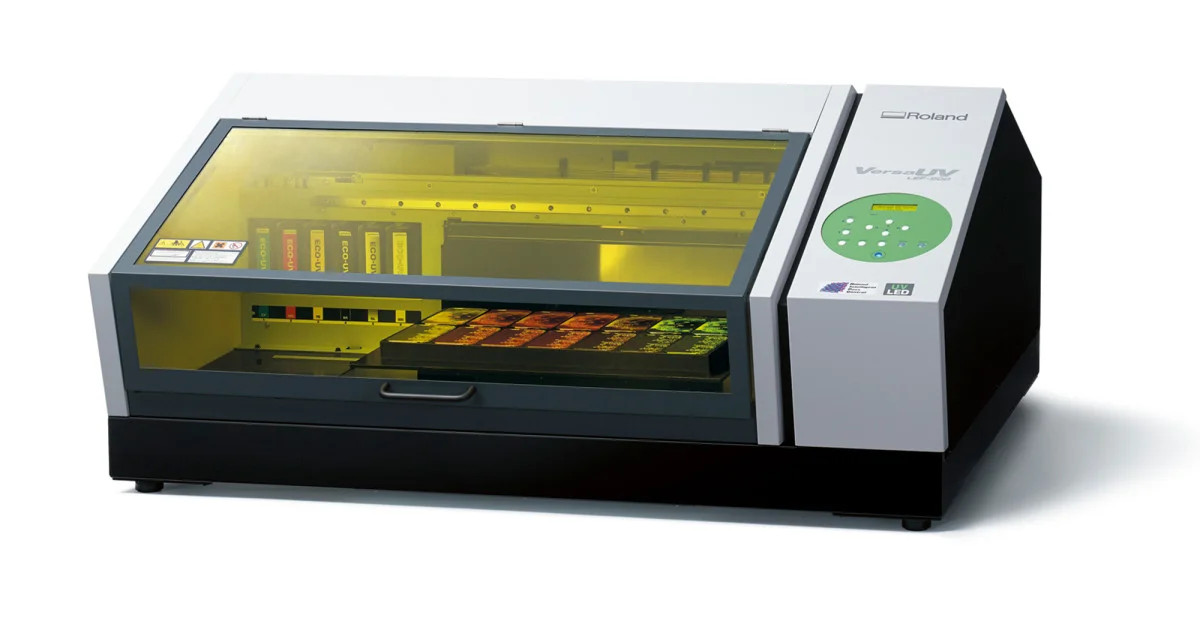 3972-roland-lef-200-versauv-benchtop-uv-flatbed-printer2.jpg
