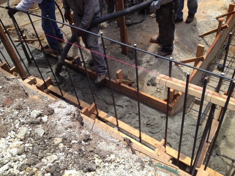 5.-pouring-concrete-750x562.jpg