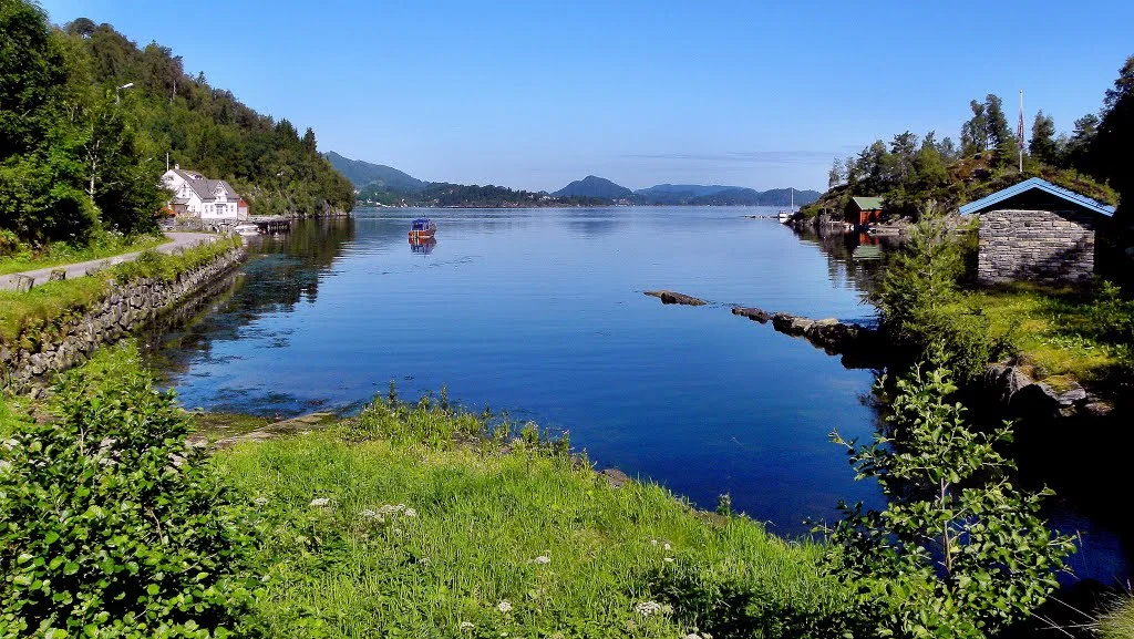 hjellvikvåg.jpg