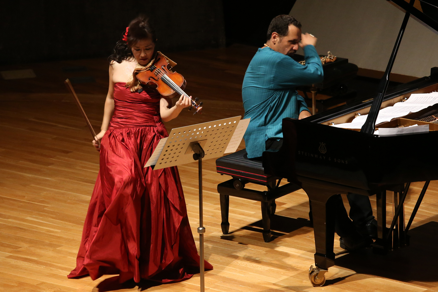 Machiko Ozawa and Alon Yavnai performing at Tokyo Bunka Kaikan in Aug, 2016