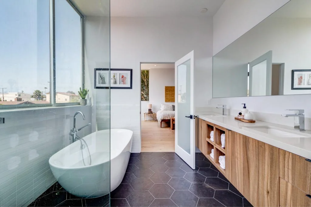 672BrooksAve-Online-21.jpg