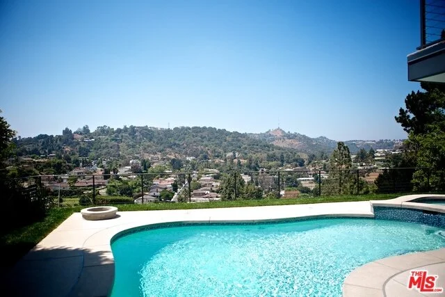 17-246232_ff22fa7a-5aa2-4b39-ad66-ea8fd2e2c24b (1).jpg