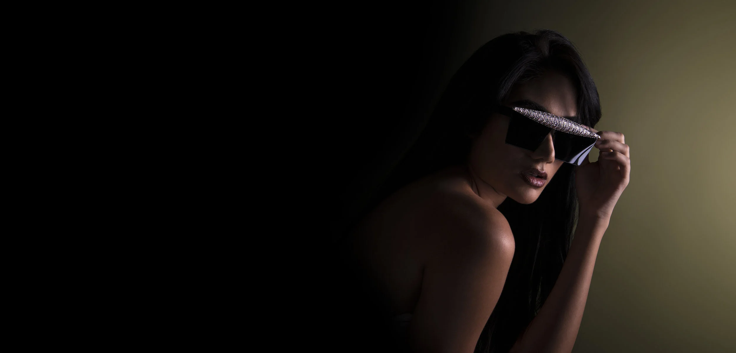 Good Woman - Holiday 180262 wide.jpg