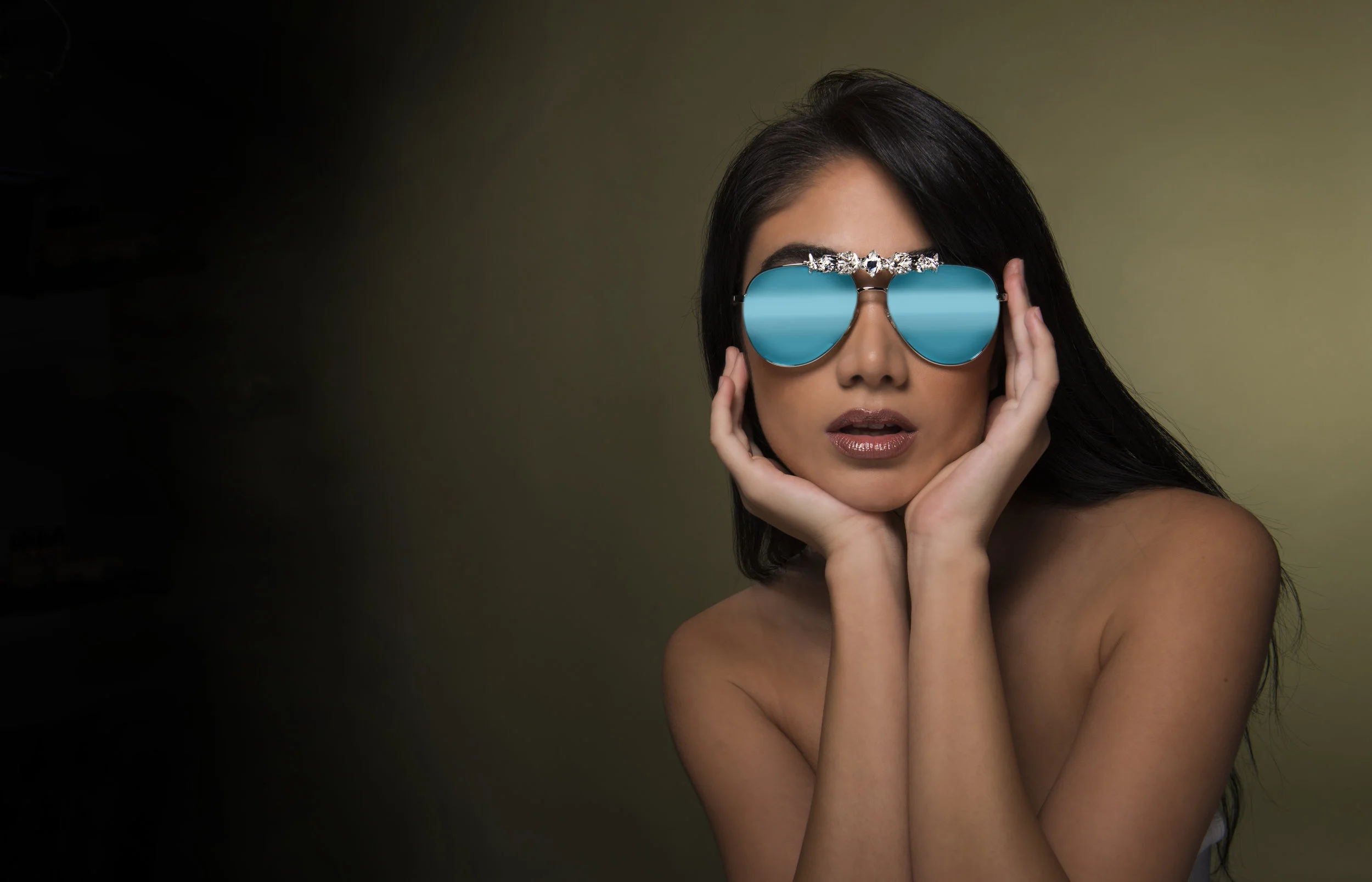 Good Woman - Holiday 180333.jpg