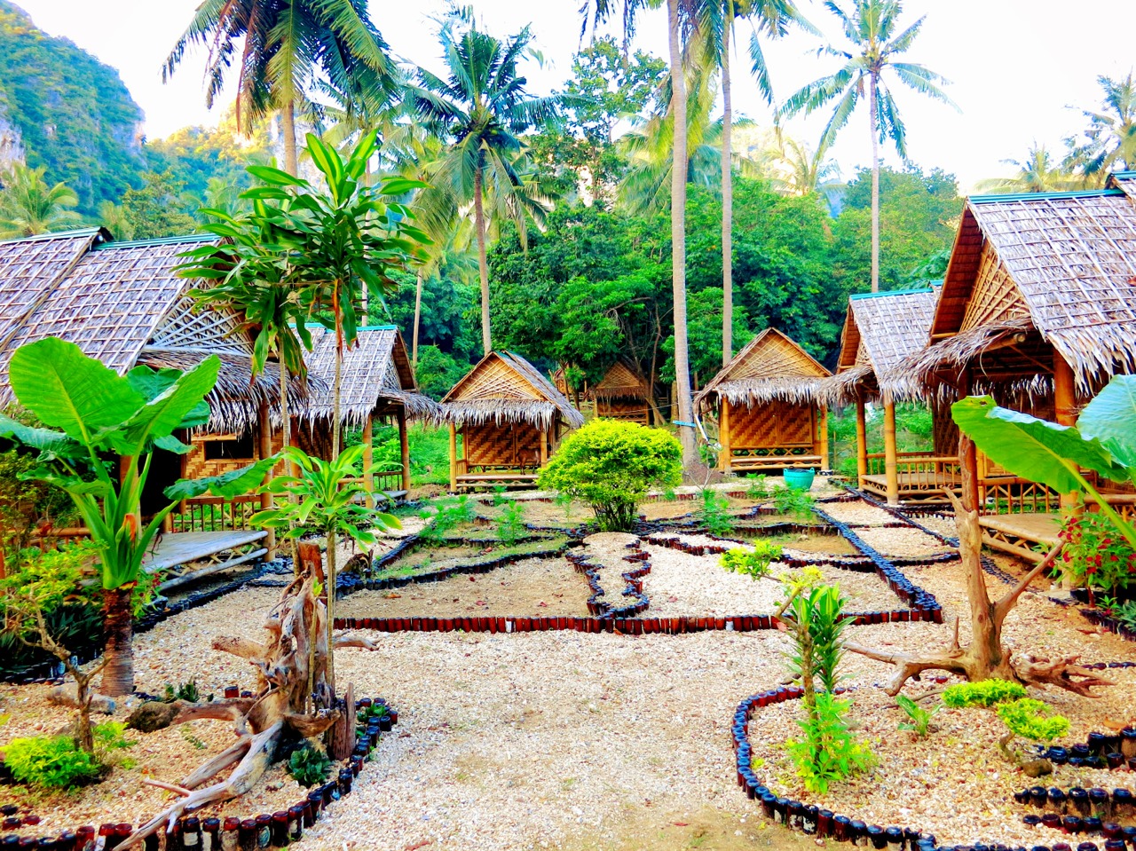 Head over to Tonsai beach for cheaper accommodation.