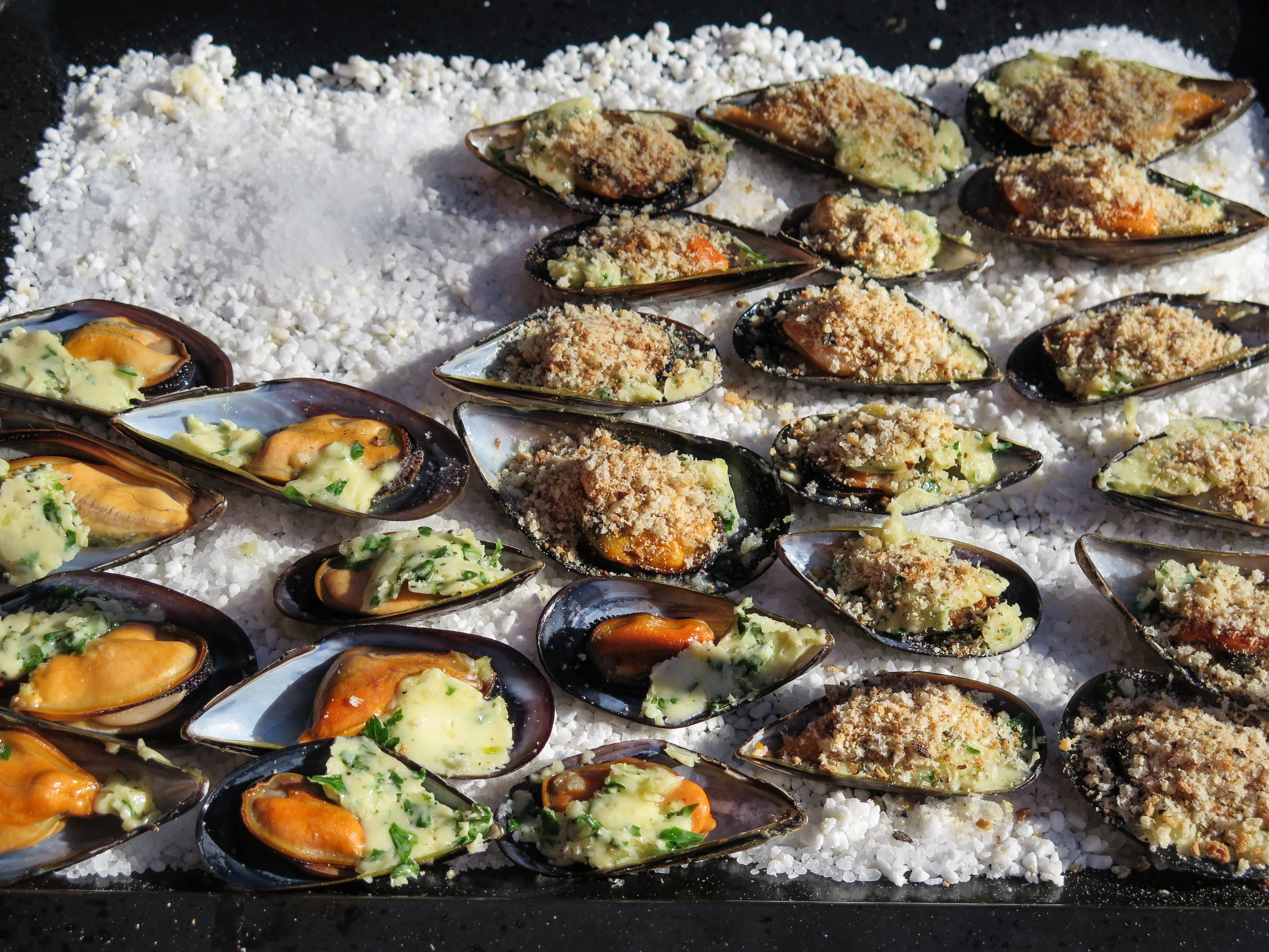 baked mussels with herb butter