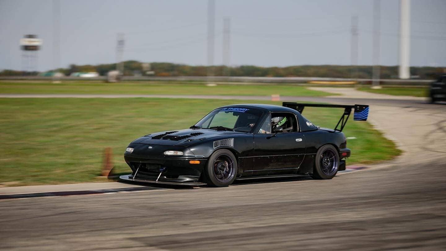 Testing out the prototype Chassis Mounted Splitter Kit at the @speedacademy Track Day over the weekend! It survived quite a few curb hits, I guess the group buy is close to dropping. 😁

📸@pzsoxo