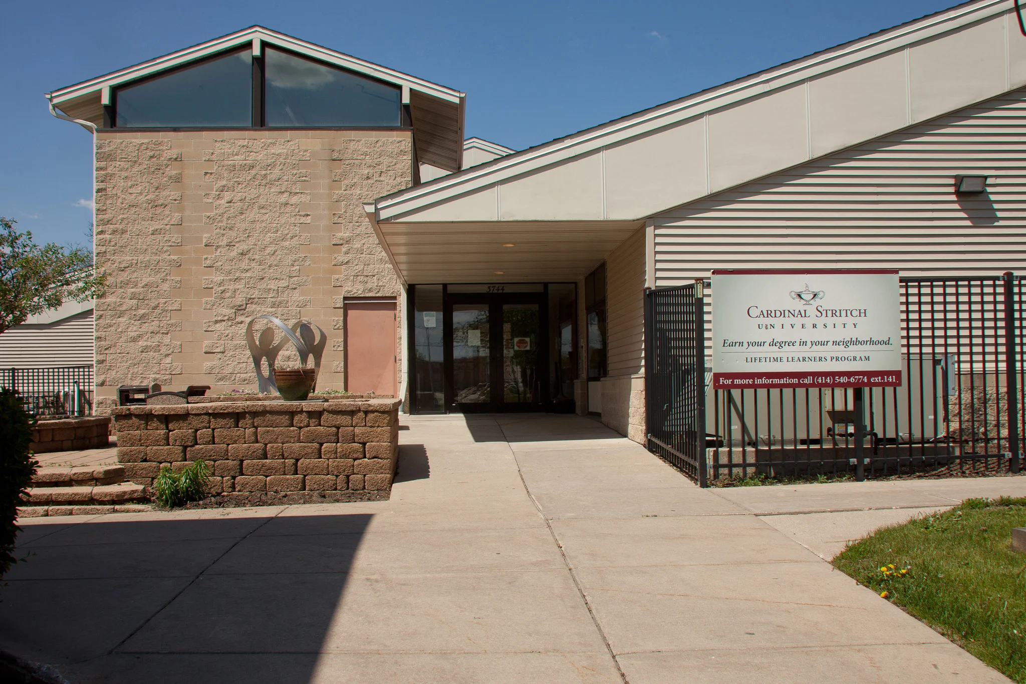 Green Tree Center 3744 West GreenTree Road Milwaukee, WI 53209 Phone: 414.228.8193 Fax: 414.228.1378 Center Director: Christina Davis Center Manager: Kimberly Thomas
