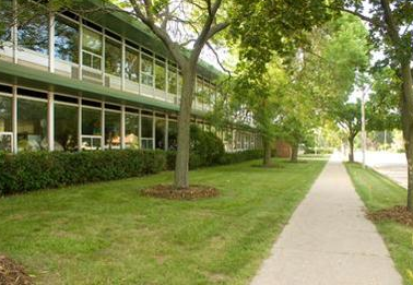 J.E. Jones Elementary School 5845 South Swift Ave Cudahy, WI 53110 Phone: 414.294.7150 Fax: na Center Director: Soua Lor