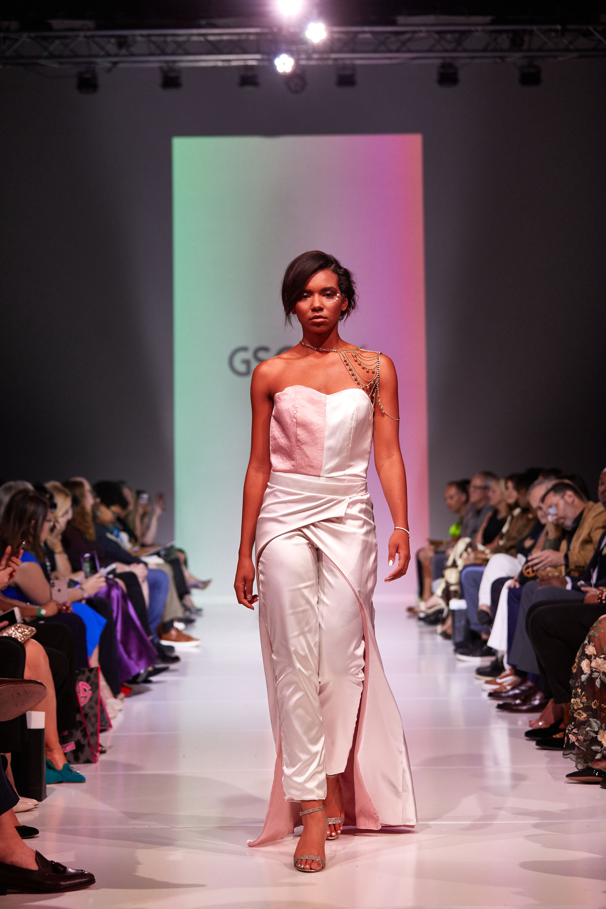 1219_JEJPhotos_GSOFW-EmergingDesigners_JJ_4304.jpg