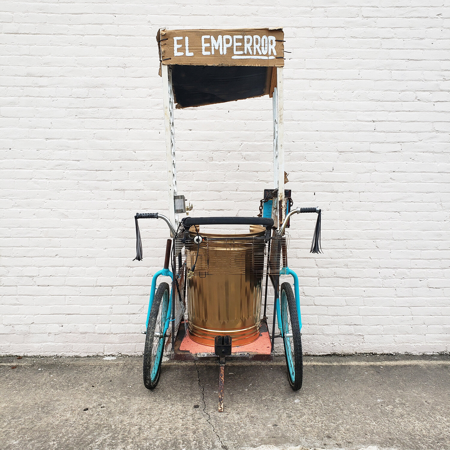  El Emperror, 2020. Mixed Media, 3 × 3 × 7 feet. 
