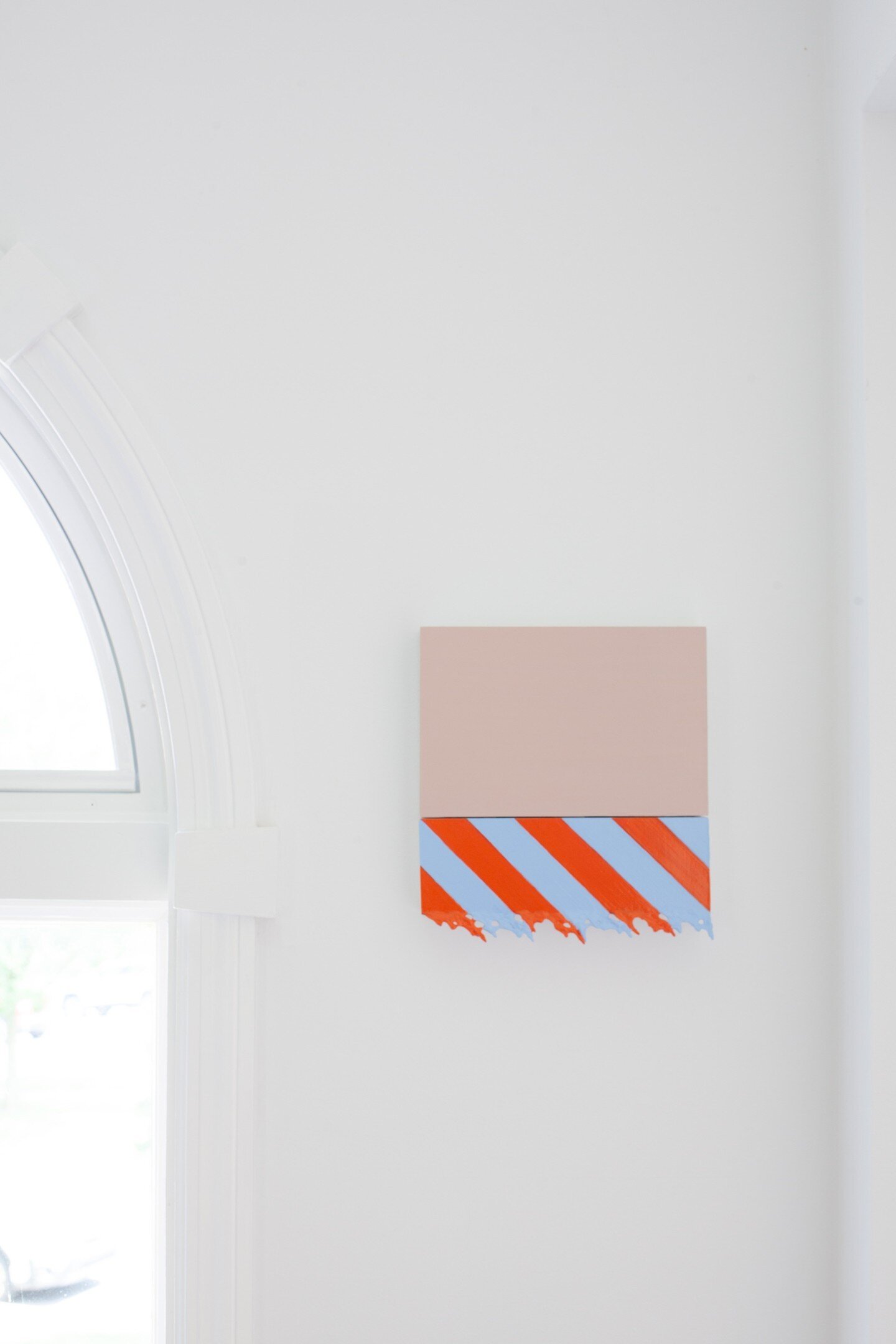 Painting by Francine Leclerq in Charm Phase.

Francine Leclerq
S-2022-pink_orange_light blue
2022
Acrylic on wood
11 x 9 inches

@francine.leclercq.ny

#francineleclerq #maakemag #maakeprojects