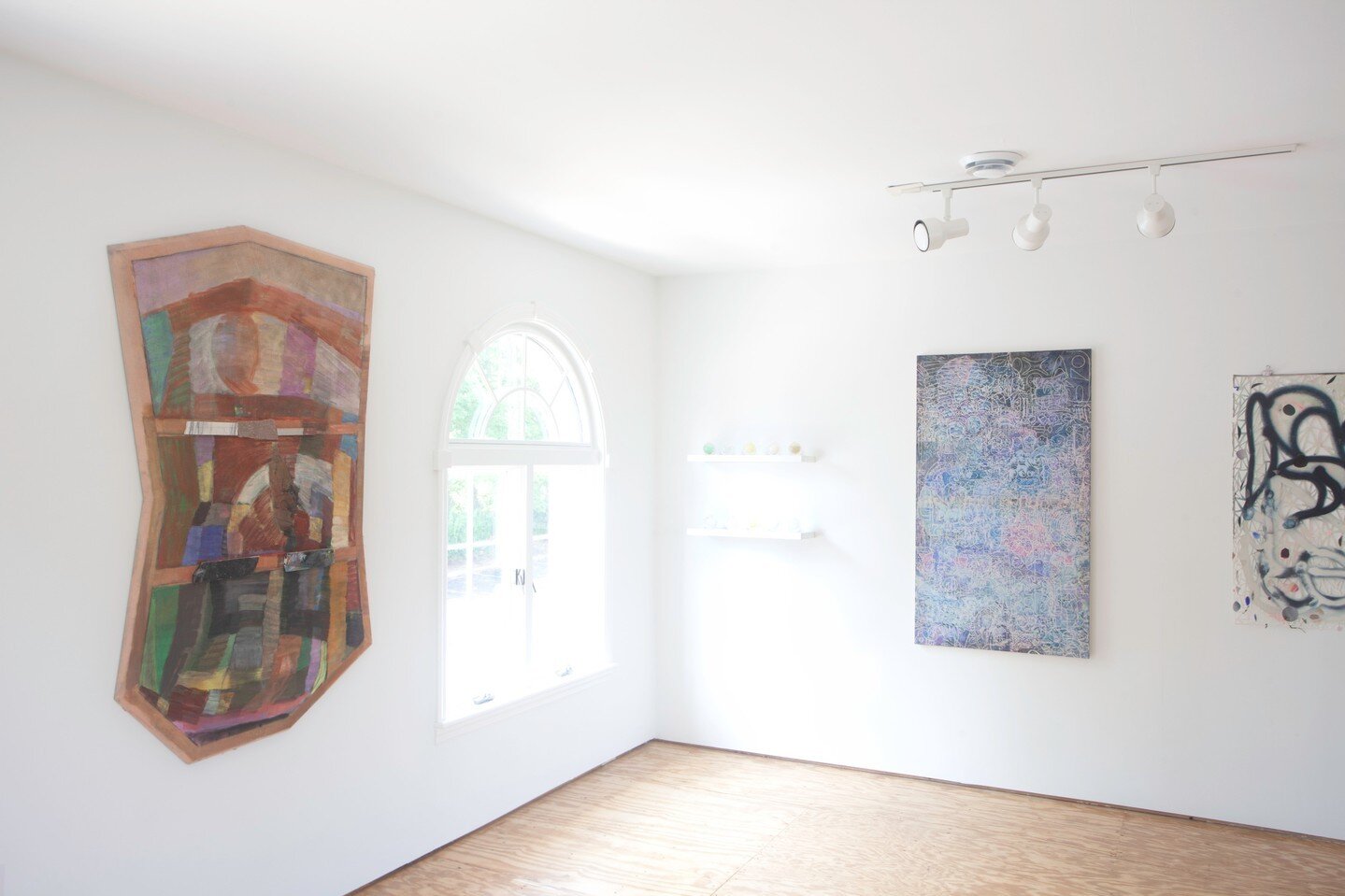 All of the work Charm Phase are in good company! It's a joy to see work from so many different artists, from so many differentplaces, in conversation with eachother at Maake Projects.

Show closes on Sept 21, come visit 🌟⚡✨

From left:
Eleanor Conov