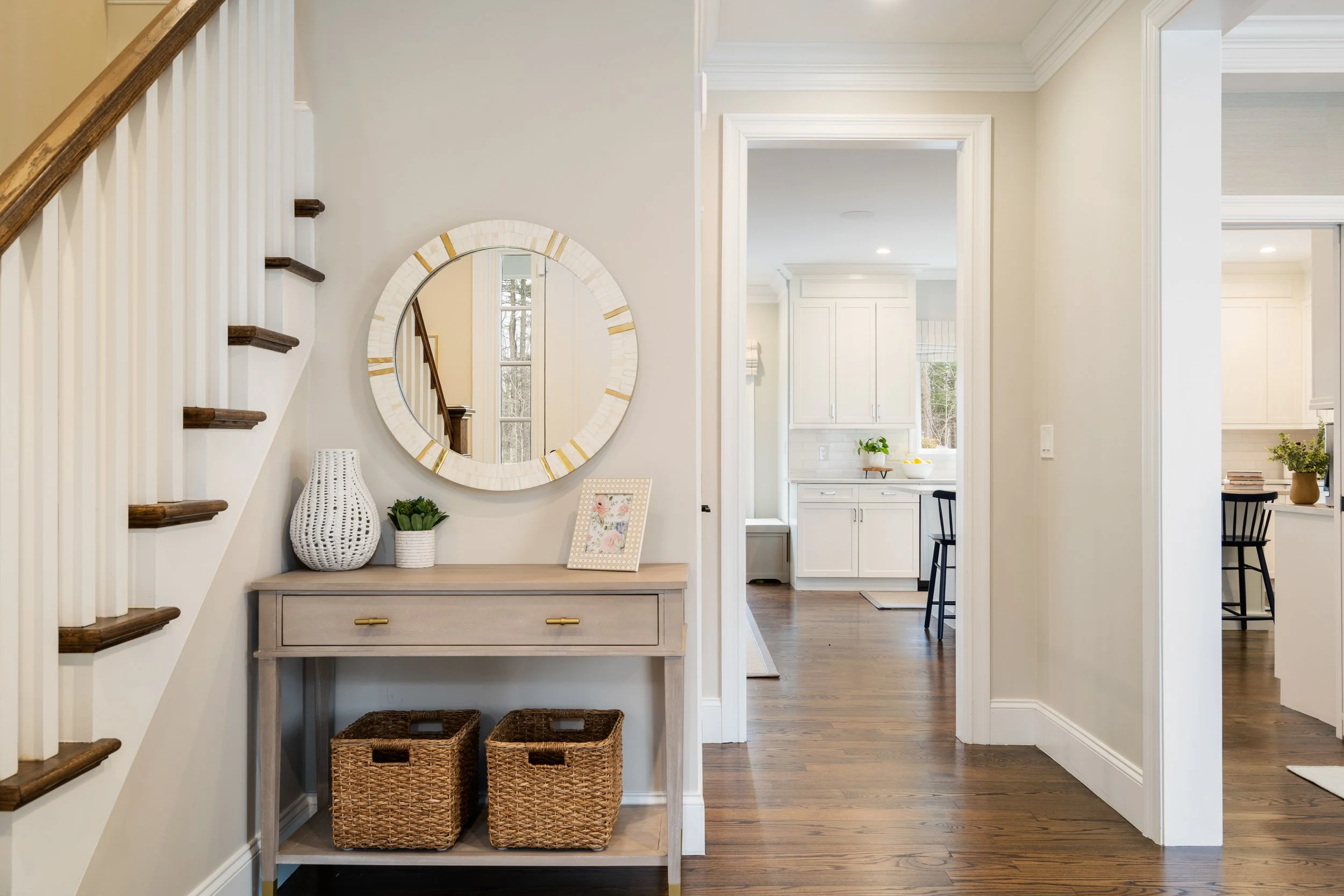 First Impressions: Style A Fresh, Inviting Entryway